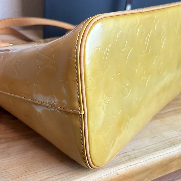 Louis Vuitton Houston Tote Lime Yellow Leather Monogram Vernis - Picture 4 of 14